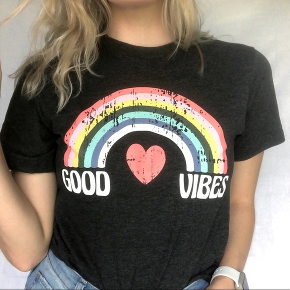 Good Vibes‎ NWOT Distressed Graphic Tee - Picture 1 of 4